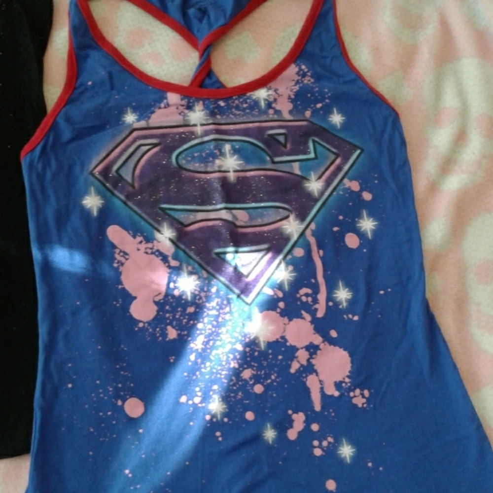 Bundle of 2 cute tanks - Picture 3 of 5